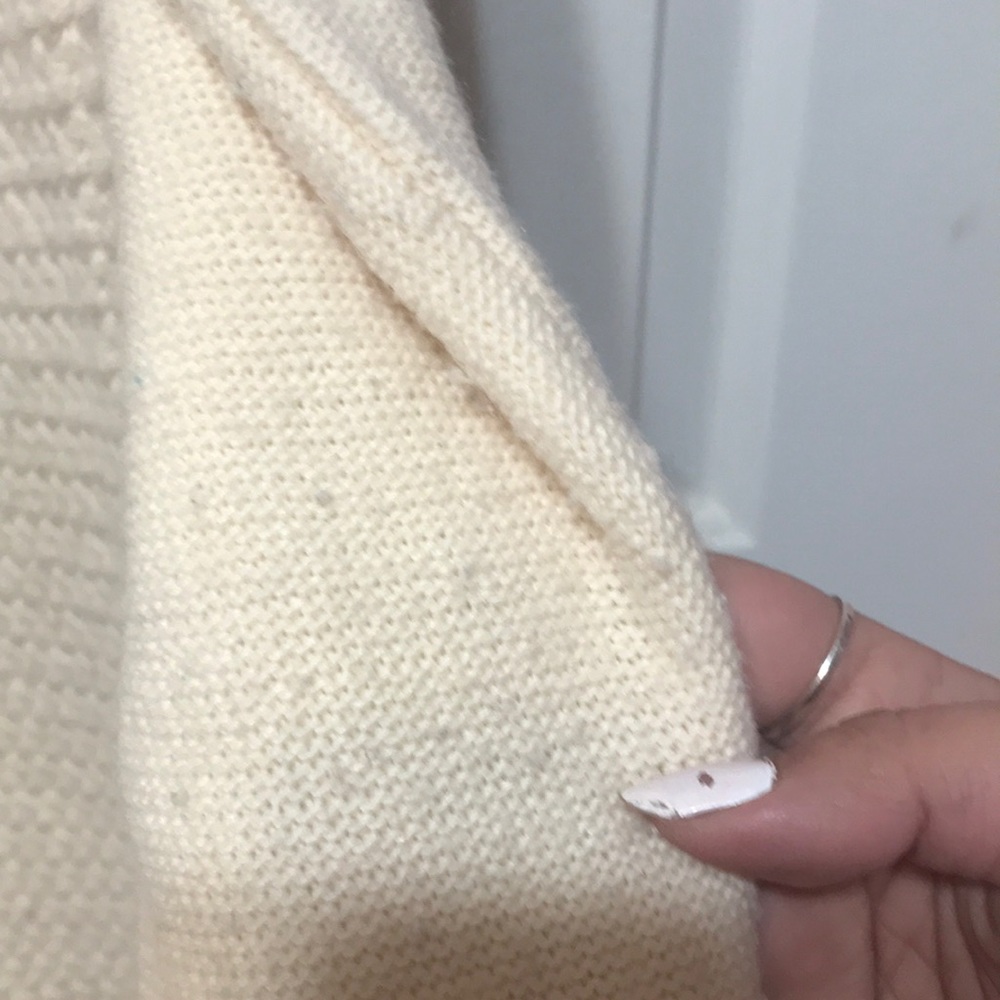 Cream Cable Knot Sweater Plus Size - Picture 4 of 8